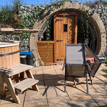 Romantic Escape Luxury Hobbit House With Hot Tub! شيرنس المظهر الخارجي الصورة